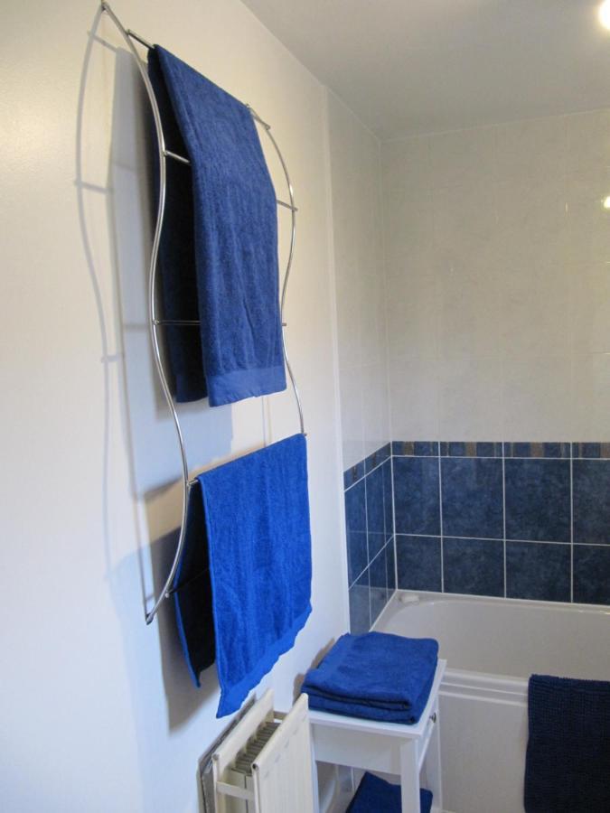 Cozy Off Road 2 Bedroom Cottage Apartment With Free Wi-Fi And Private Parking غلاسغو المظهر الخارجي الصورة