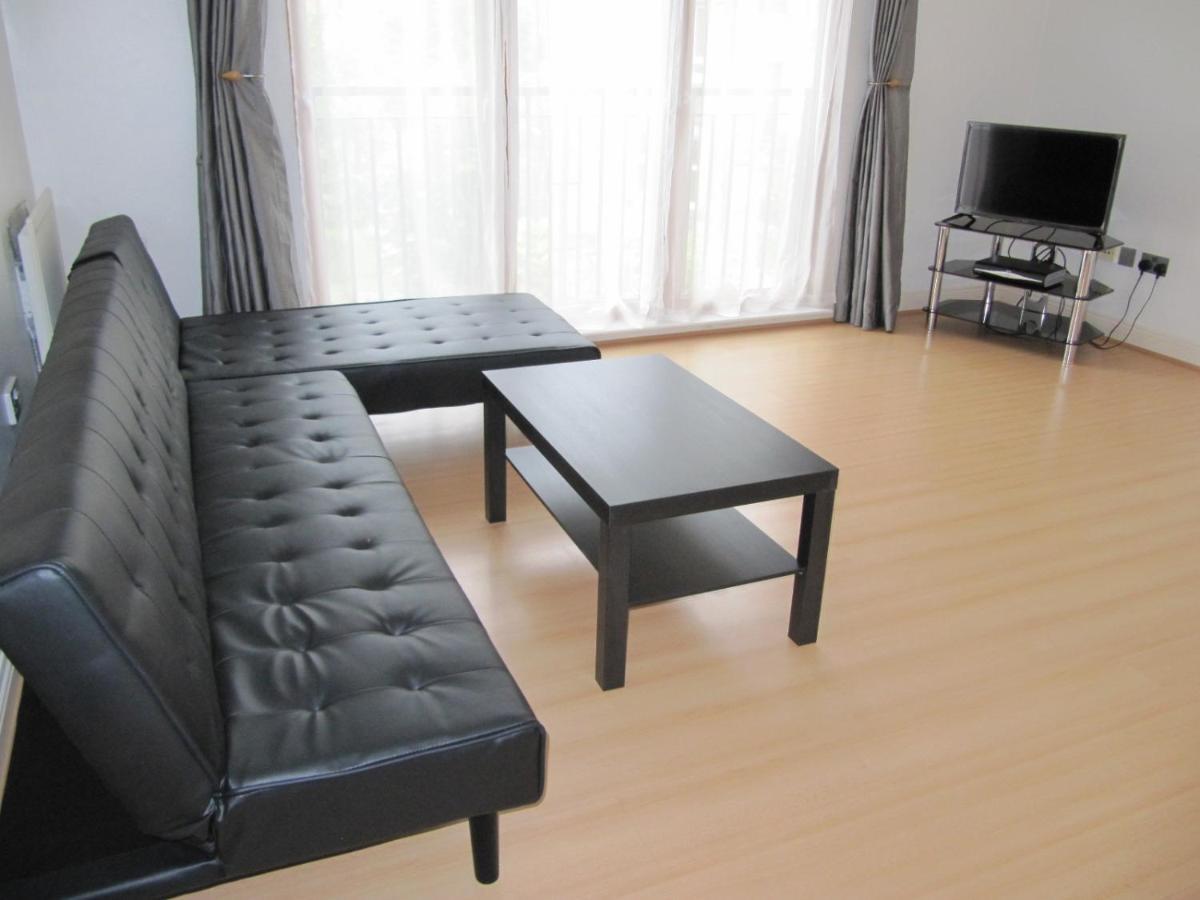Cozy Off Road 2 Bedroom Cottage Apartment With Free Wi-Fi And Private Parking غلاسغو المظهر الخارجي الصورة