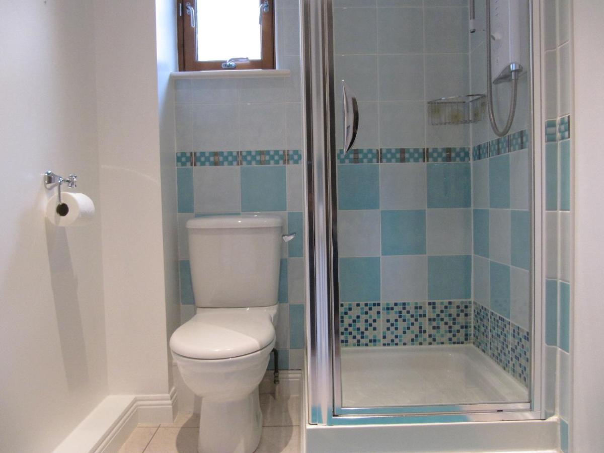 Cozy Off Road 2 Bedroom Cottage Apartment With Free Wi-Fi And Private Parking غلاسغو المظهر الخارجي الصورة