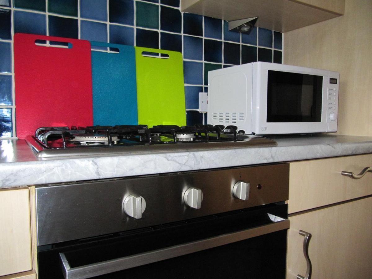 Cozy Off Road 2 Bedroom Cottage Apartment With Free Wi-Fi And Private Parking غلاسغو المظهر الخارجي الصورة