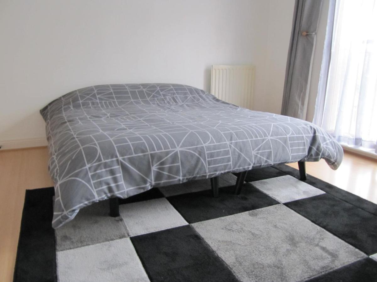 Cozy Off Road 2 Bedroom Cottage Apartment With Free Wi-Fi And Private Parking غلاسغو المظهر الخارجي الصورة