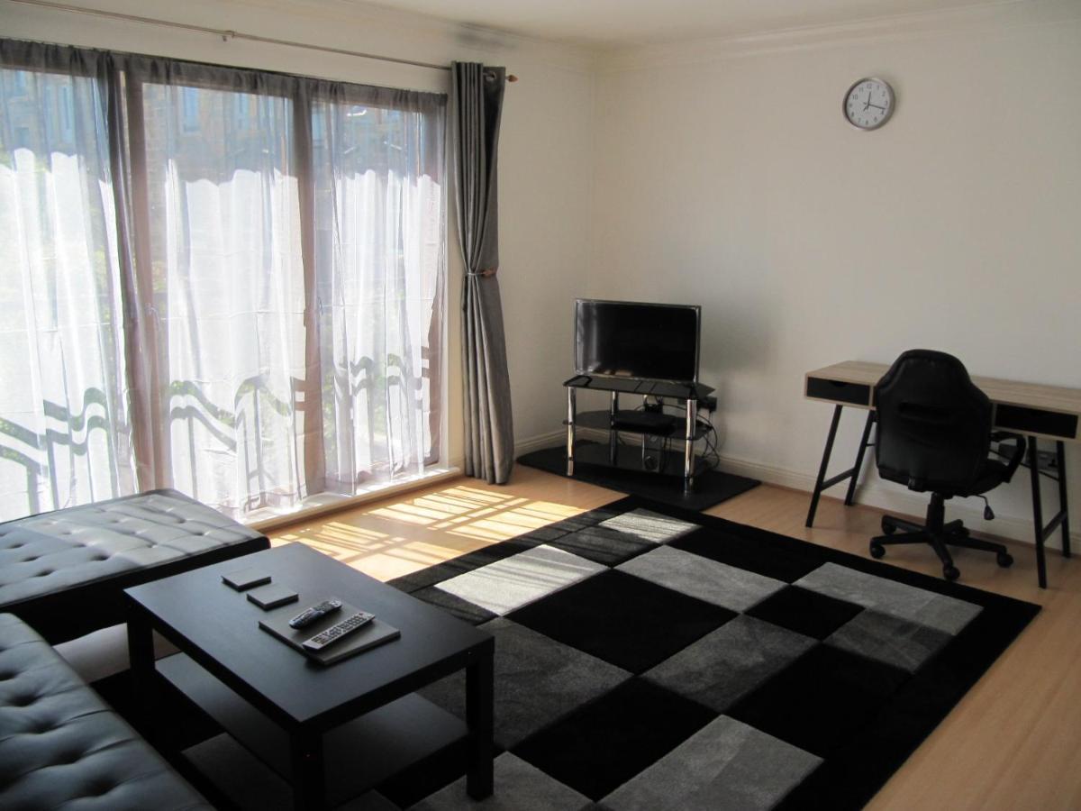 Cozy Off Road 2 Bedroom Cottage Apartment With Free Wi-Fi And Private Parking غلاسغو المظهر الخارجي الصورة
